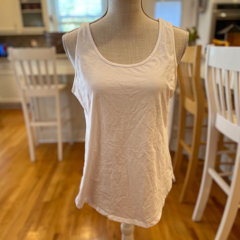 💜 3 for $18 or 5 for $25 💜 Omsj white sleeveless shirt